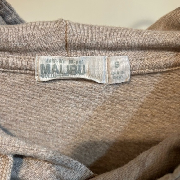 Barefoot Dreams ‘Malibu Collection’ Luxe Pullover Hoodie and Joggers - Picture 6 of 10